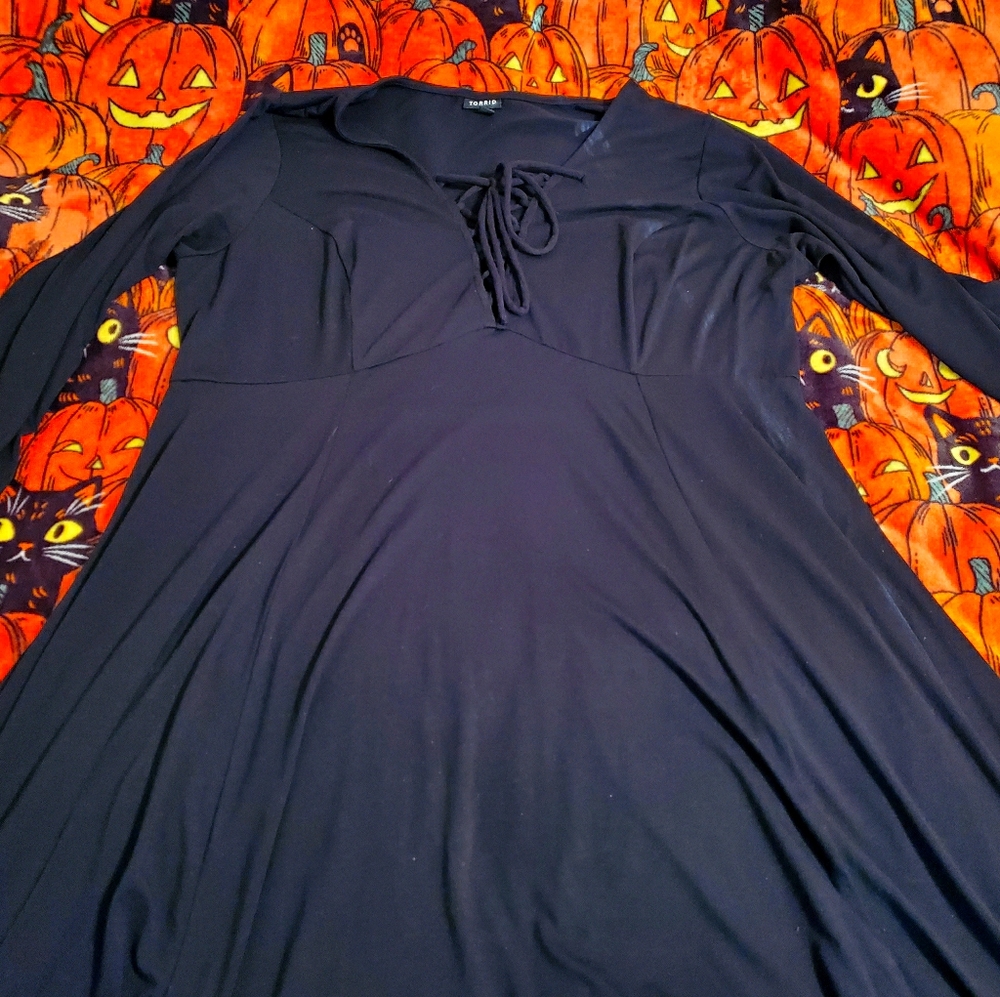 Torrid Black dress with quarter sleeve